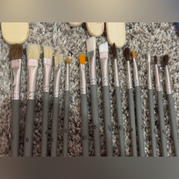 ARTISTICA Assorted Paintbrushes - Picture 5 of 8